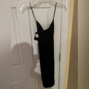 Boo-hoo black v neck dress